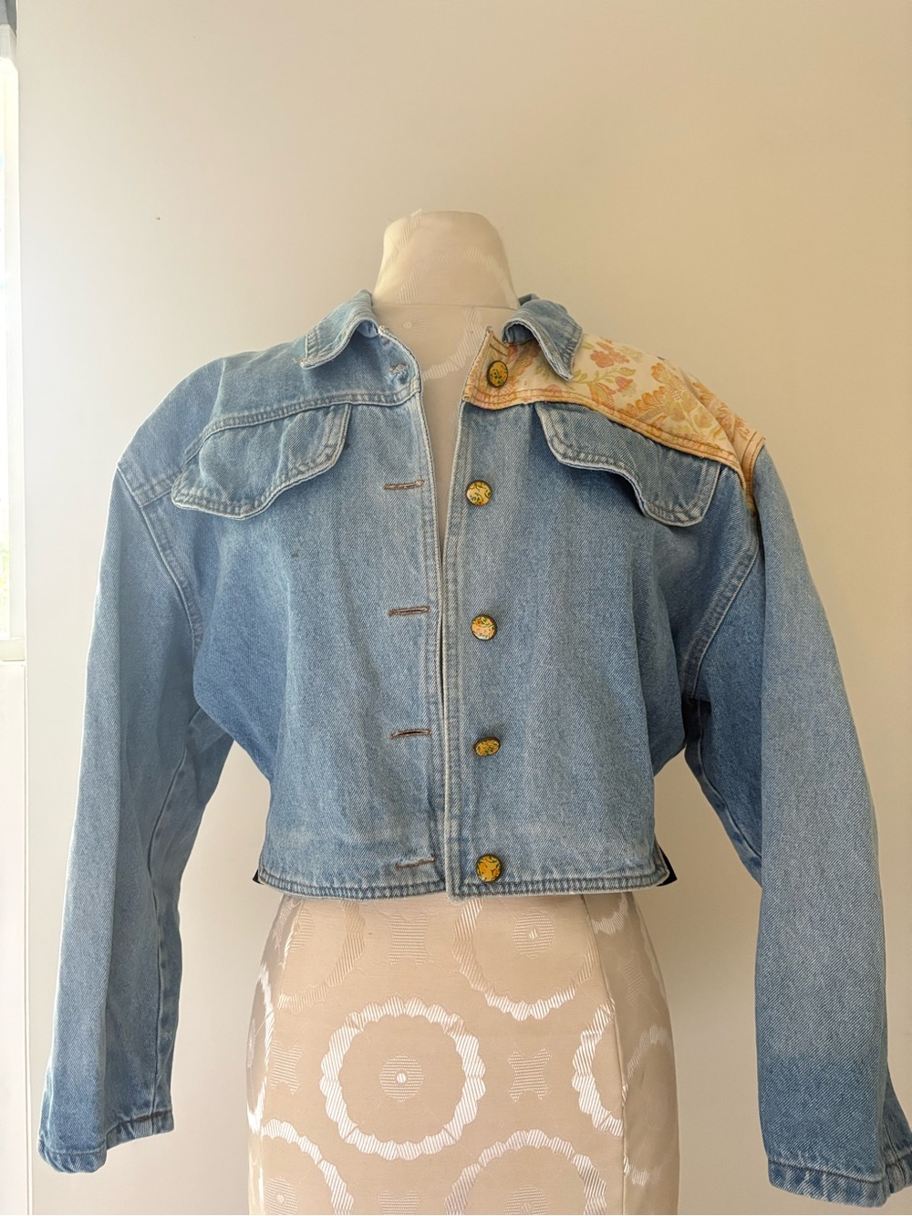 Vintage 1980s cropped denim jacket